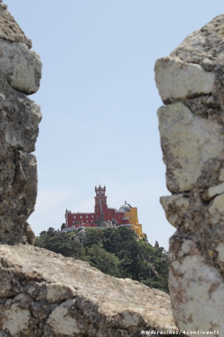La vue sur le château de Pena, du château des Maures